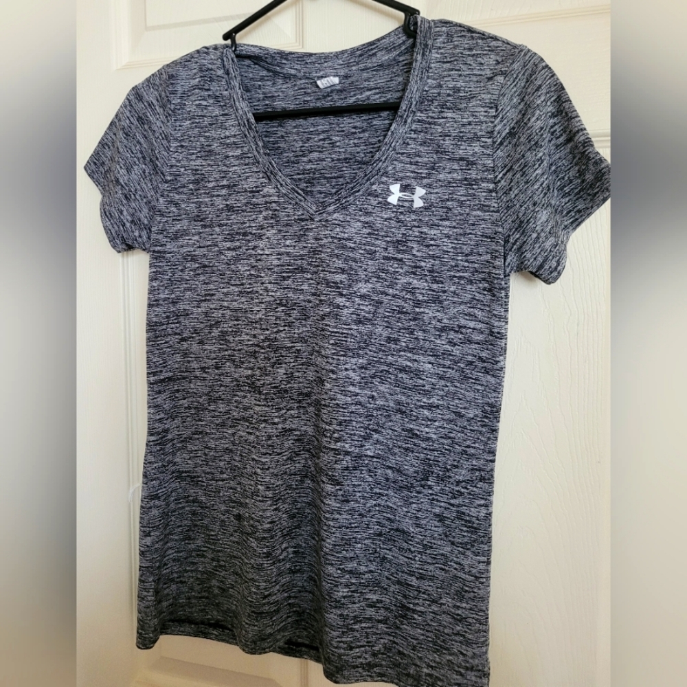 Ladies Under Armour Shirt - small
